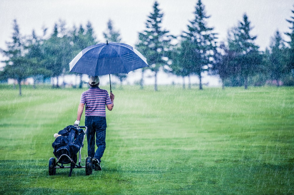 analisis y comparativa de fundas de lluvia para bolsas de golf-dia de lluvia en el campo